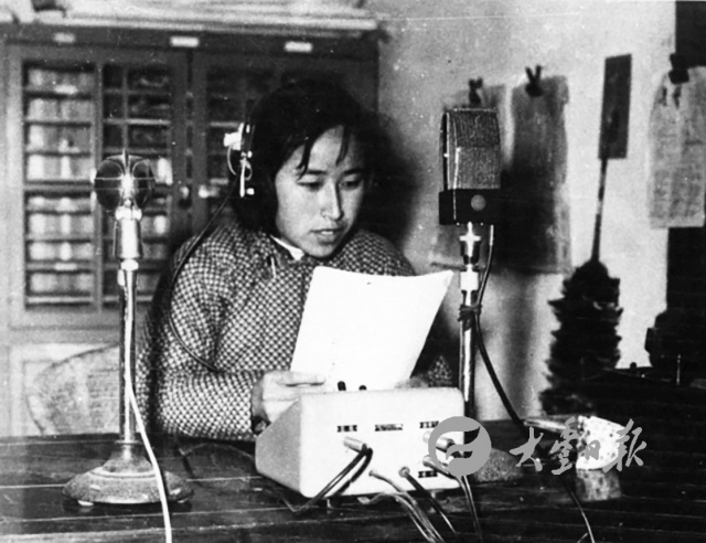 上世纪五十年代,施秉荪播音工作照